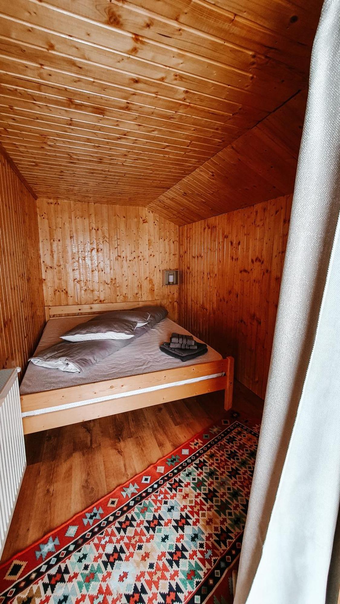 La Cabana, Corbeni Rom bilde